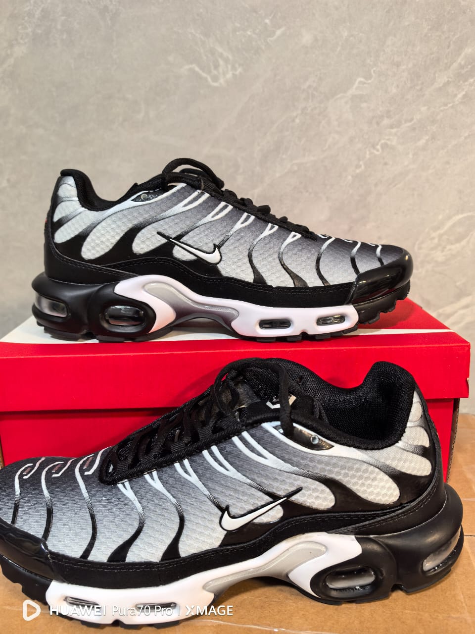 Nike Air Max Plus Black White Metallic Silver