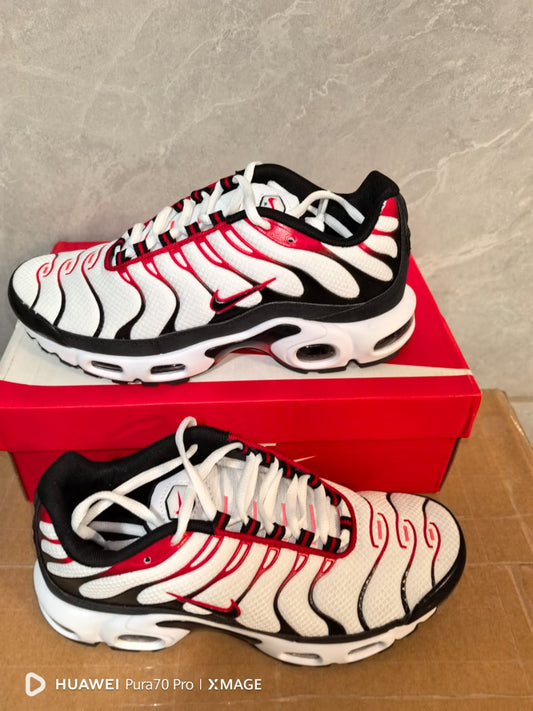 Nike Air Max Plus TN "Pure Platinum & University Red"