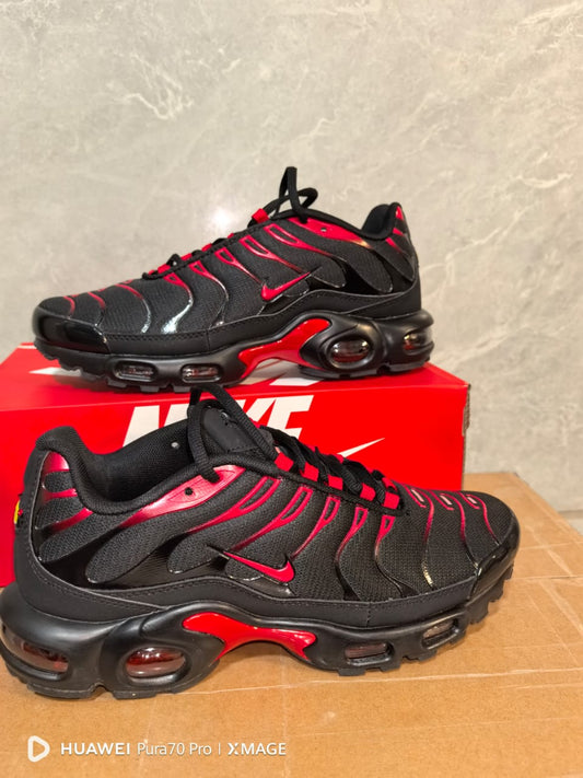 Nike Air Max Plus "Bred"