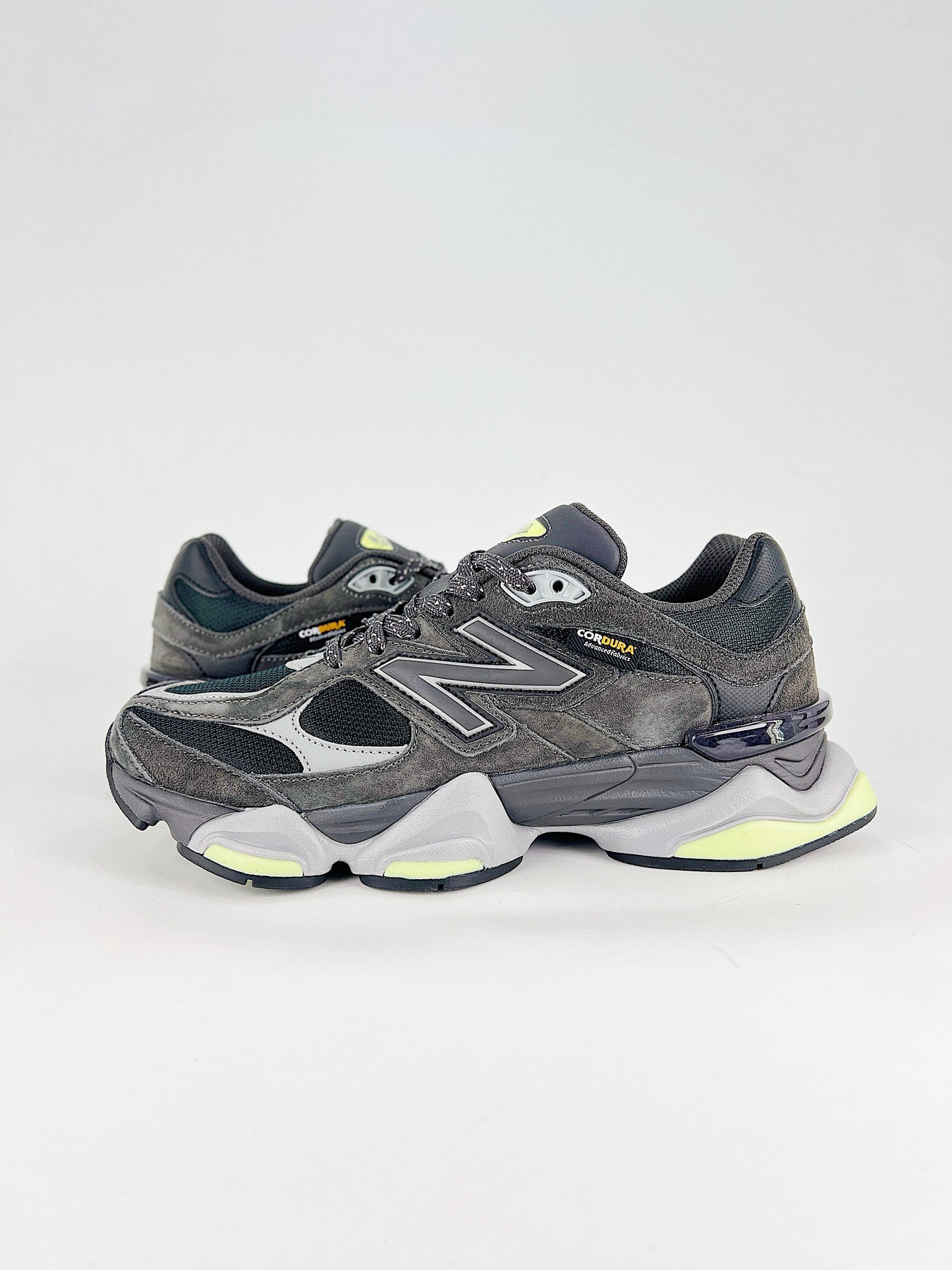 New Balance 9060 Black Cement/Dry Lime